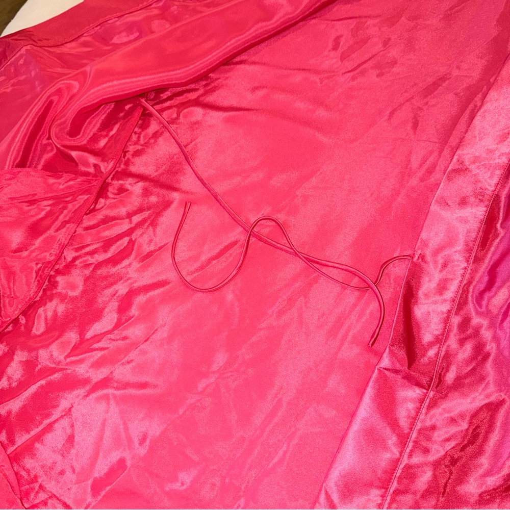 Hot Pink Satin Robe Kimono Style Lightweight Lounge NWT - Size M - Picture 3 of 9